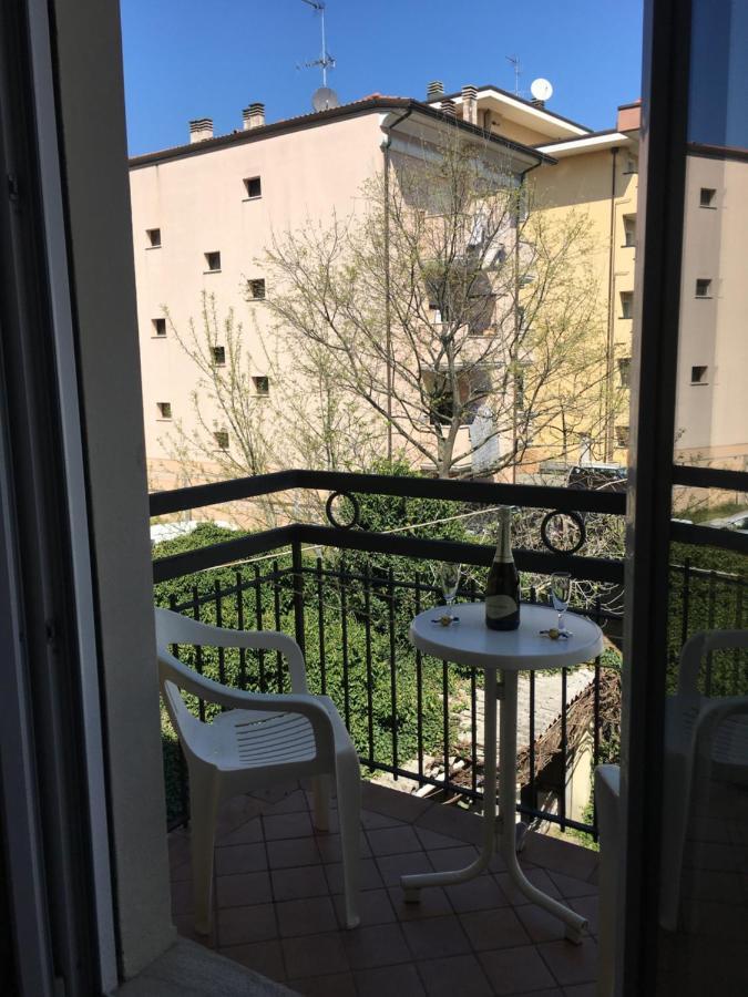 Hotel Villa Rinaldini Rimini Exterior foto