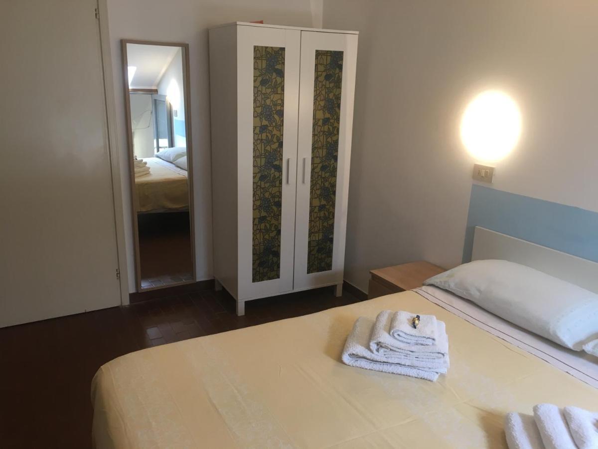 Hotel Villa Rinaldini Rimini Exterior foto